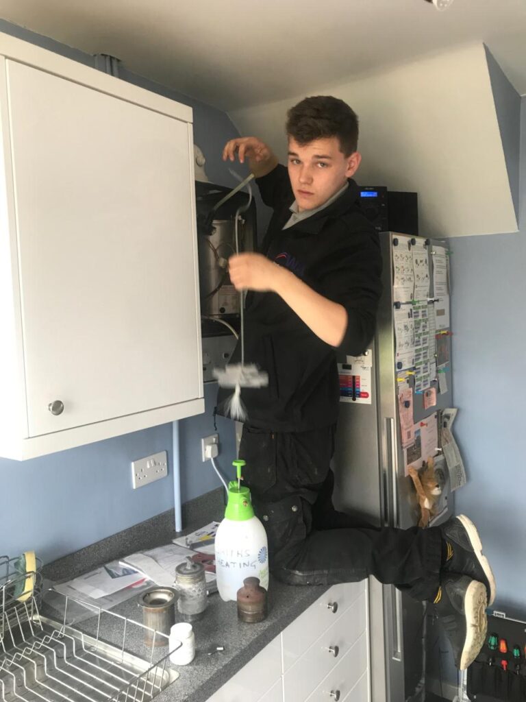 Tom-servicing-Ri-boiler